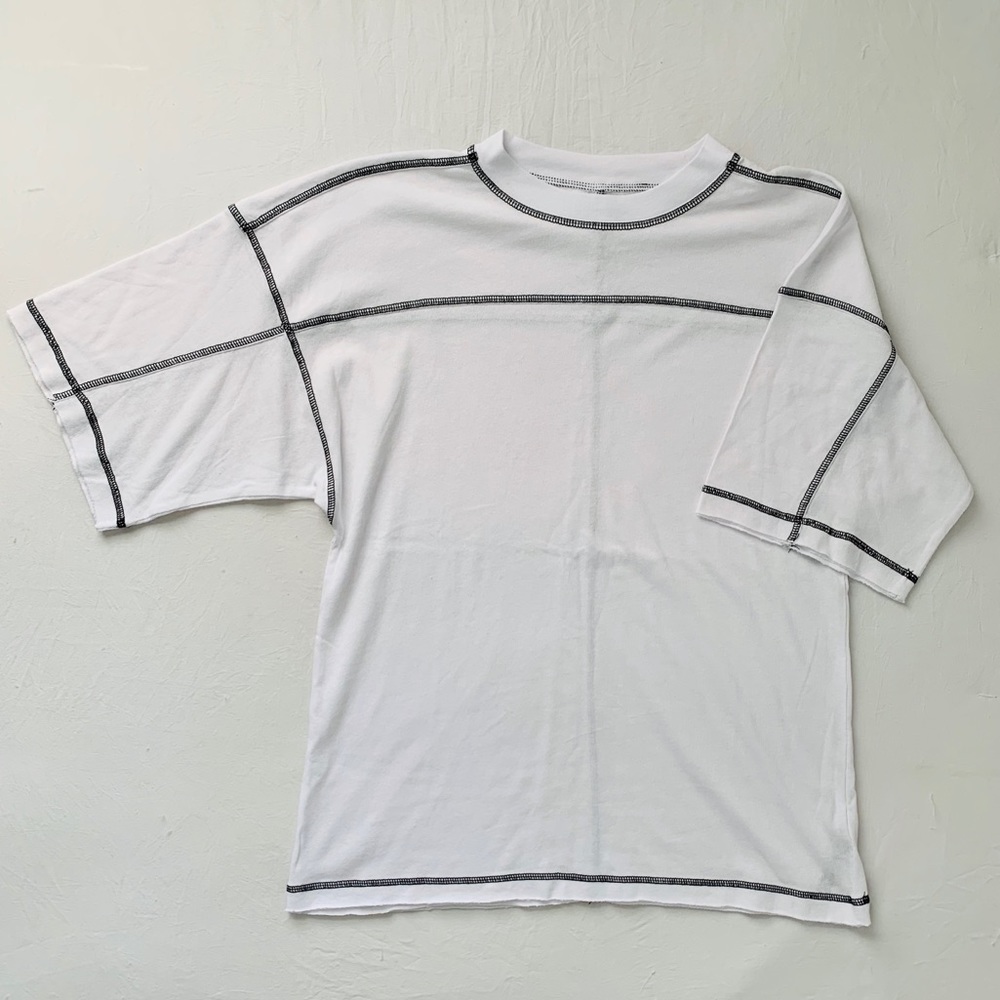 URBAN OUTFITTERS T-shirt